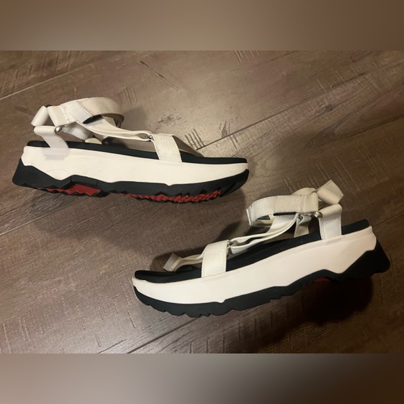 Teva Jadito Universal Comfort Sandal - Picture 4 of 11